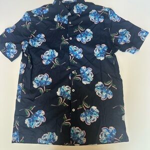 Good Man Brand Big On-Point
Shirt Woven Print - Navy
Painted Peony- Size M
